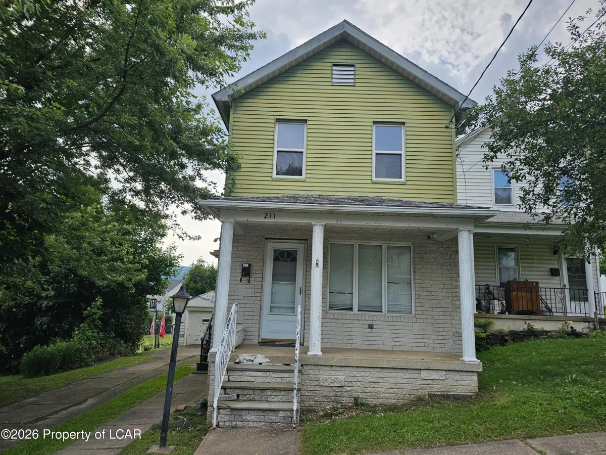 211 N Everett Avenue, Scranton in Scranton