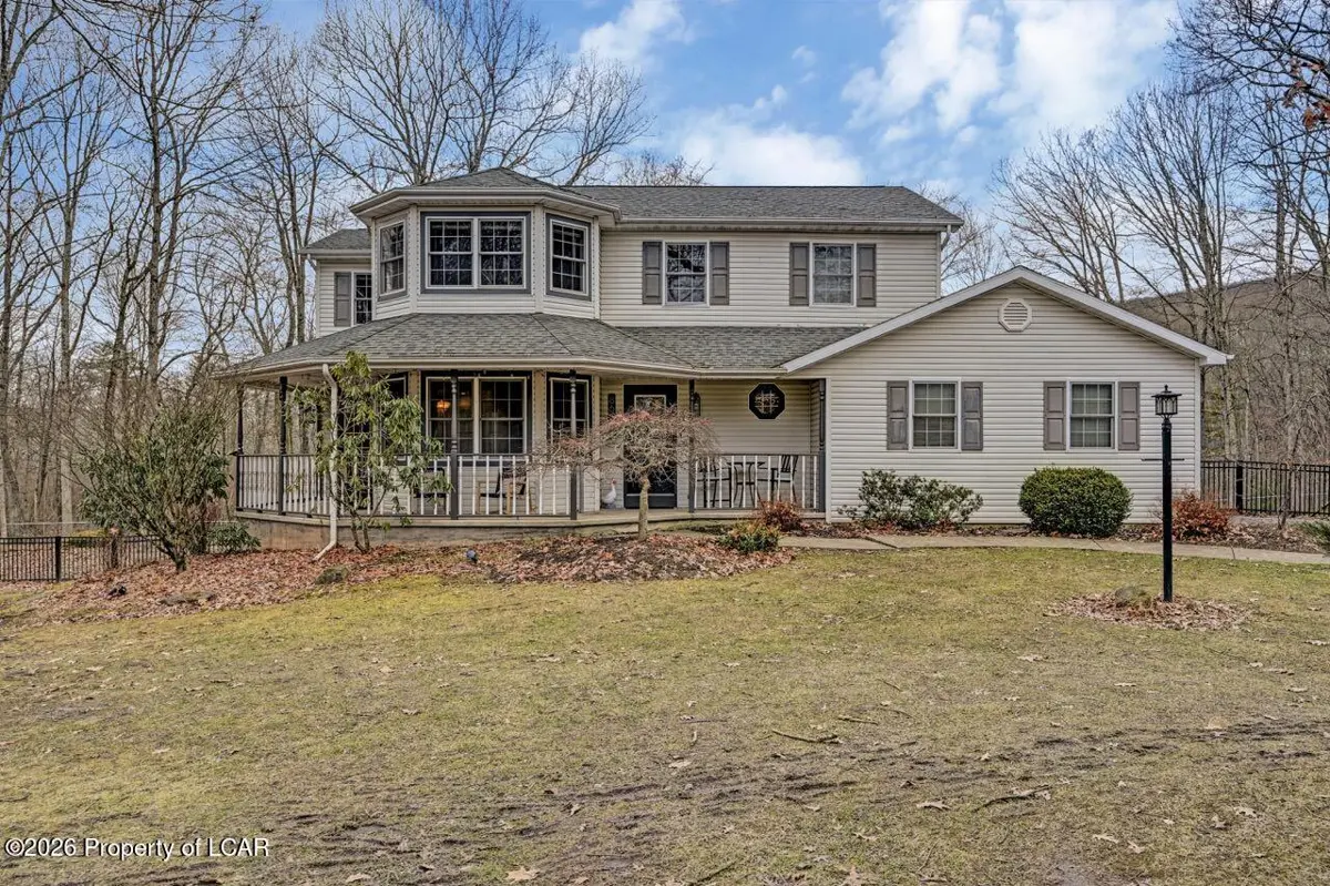 865 Lakeview Drive, Mountain Top in Mountain Top