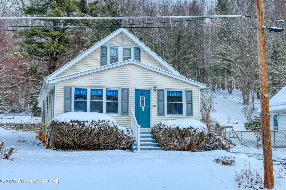 482 Lake Catalpa Road, Dallas Township in Dallas Township