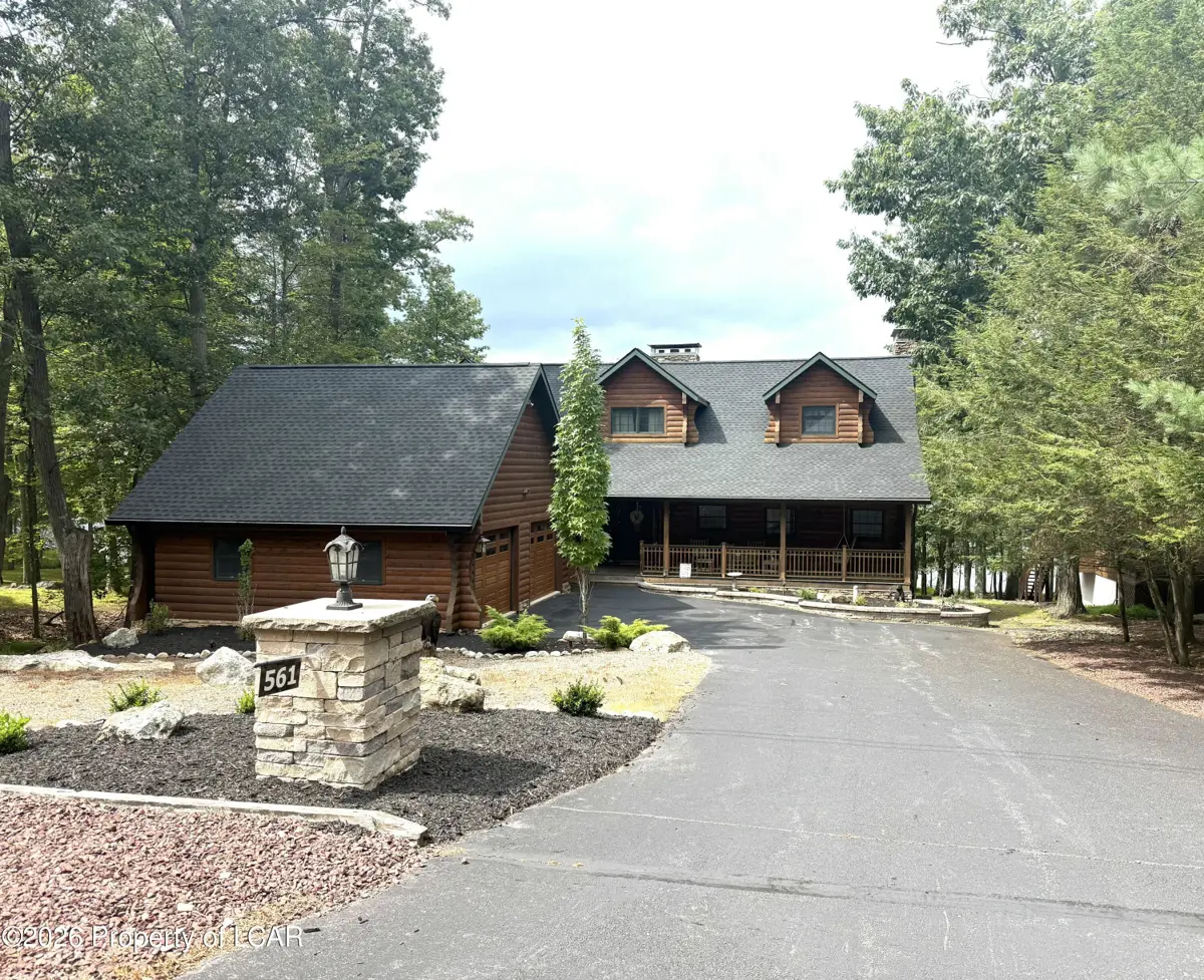561 Tioga Drive, Hazleton in Hazleton