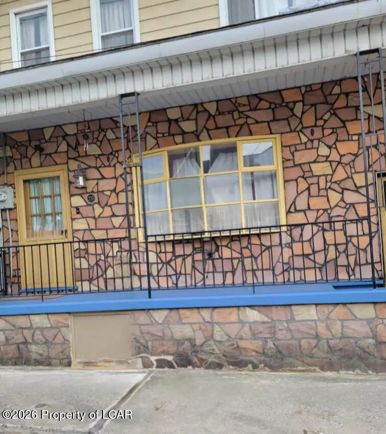 210 W Spruce Street, Mahanoy City in Mahanoy City