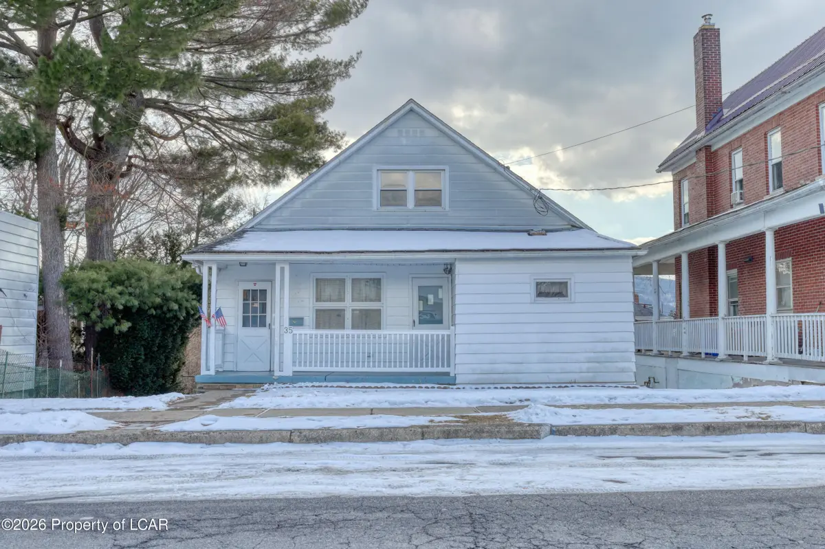 35 E Noble Street, Nanticoke in Nanticoke
