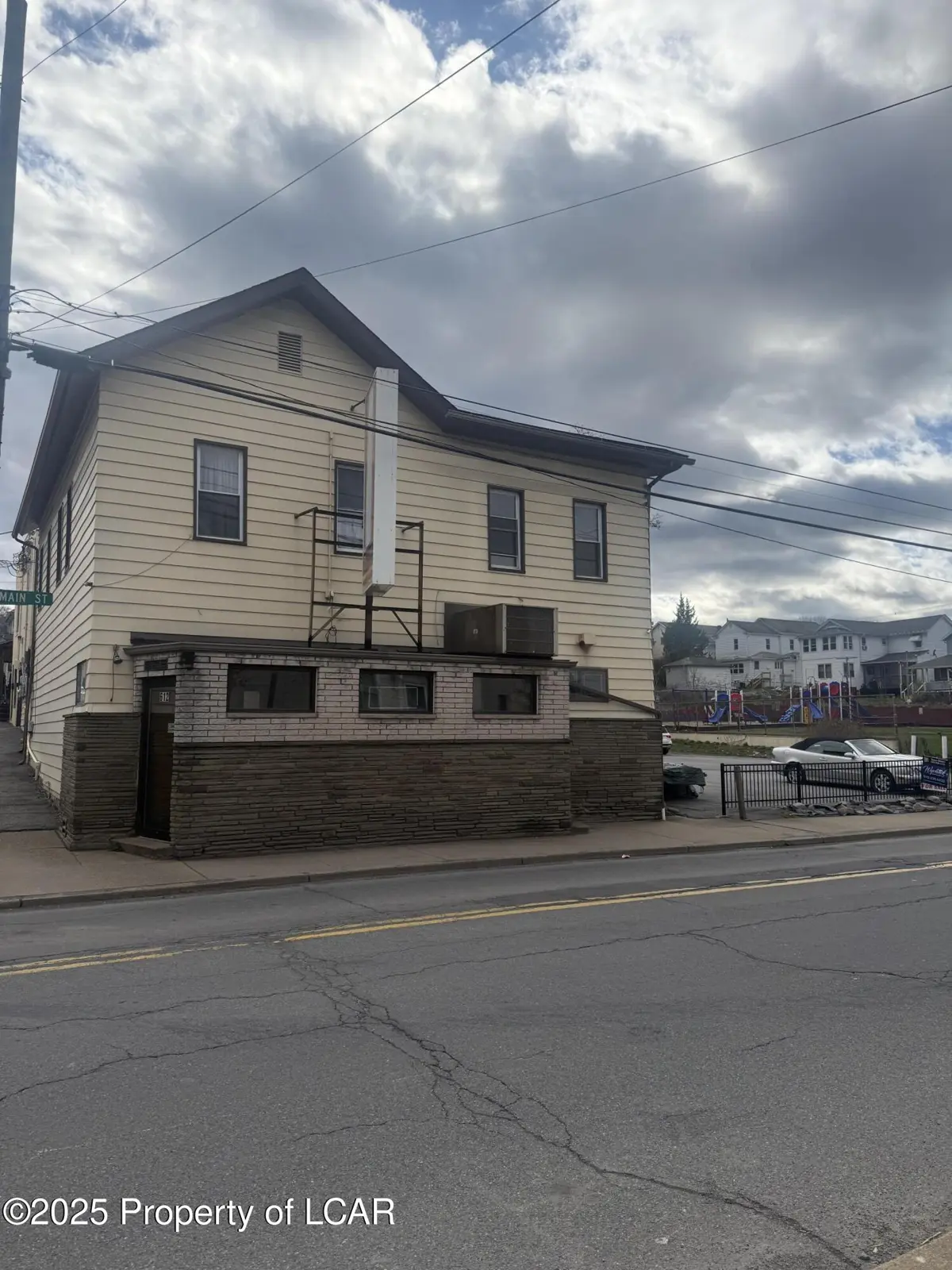 612 main Street, Edwardsville - 4 bath - 5,823 SF