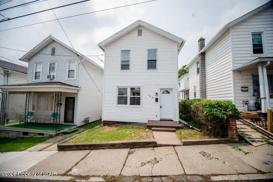257 Gardner Street, Plymouth - 2 bed - 1 bath - 1,025 SF