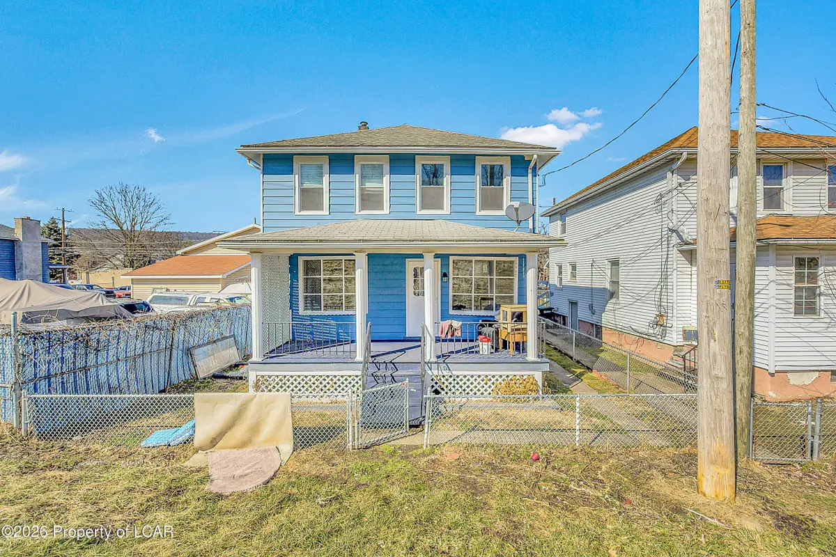 7 E River Street, Plymouth - 3 bed - 2 bath - 1,456 SF