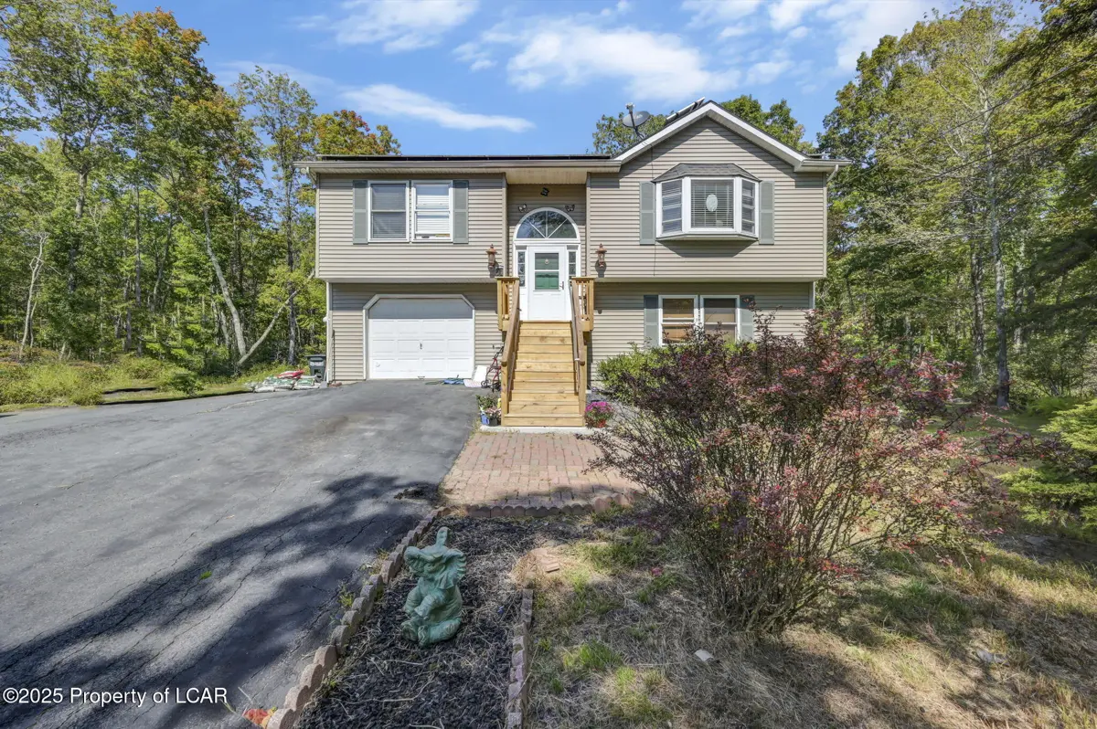 104 Yvette Court, Dingmans Ferry in Dingmans Ferry