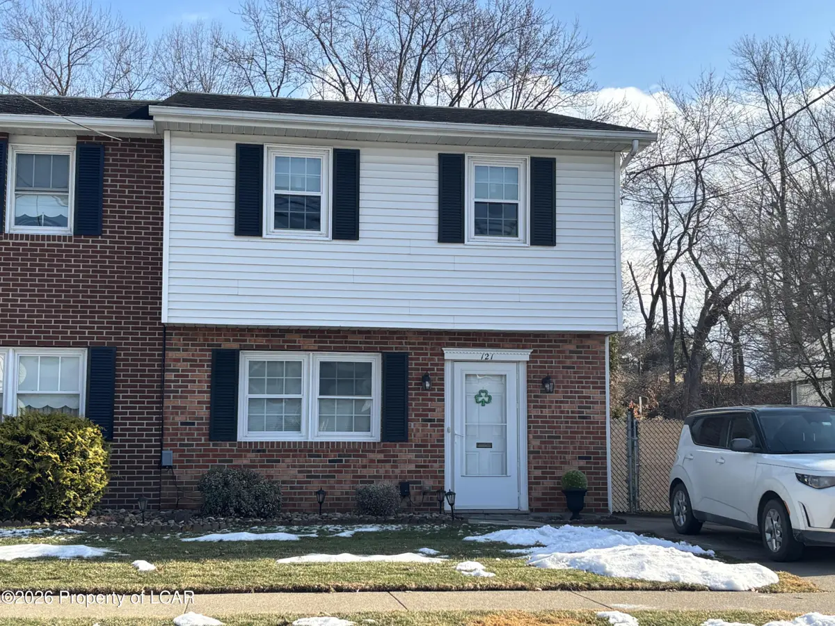 121 N Gates Avenue, Kingston in Kingston