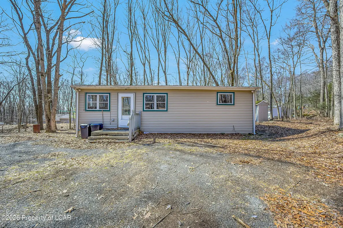 2208 Linden Lane, East Stroudsburg in East Stroudsburg