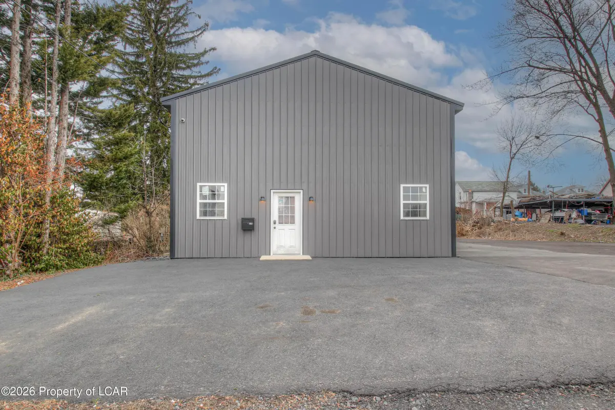 386 S Main Street, Jenkins Township - 1 bath - 1,496 SF