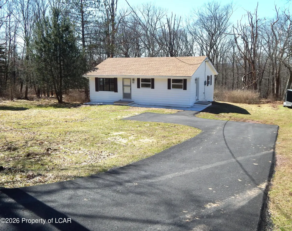 439 Woodlawn Avenue, Mountain Top in Mountain Top