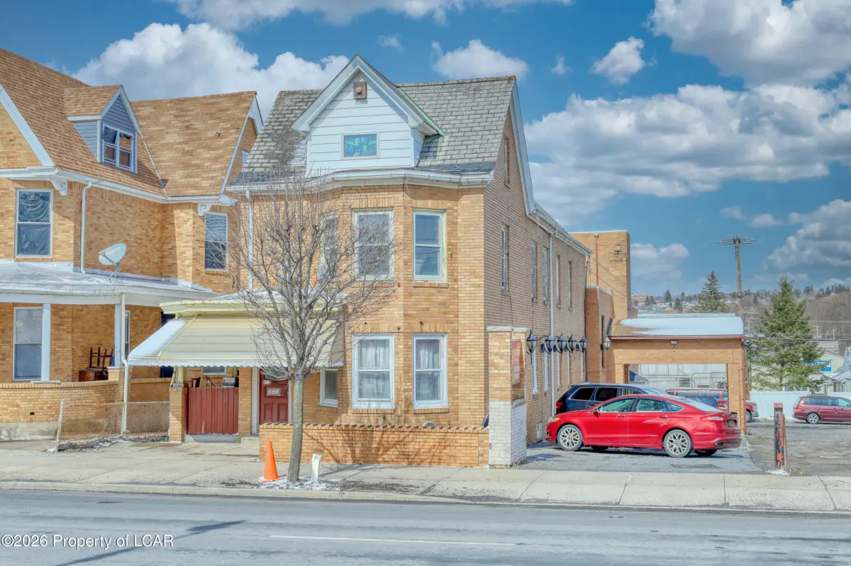 235 E Broad Street, Hazleton - 6 bath - 5,368 SF
