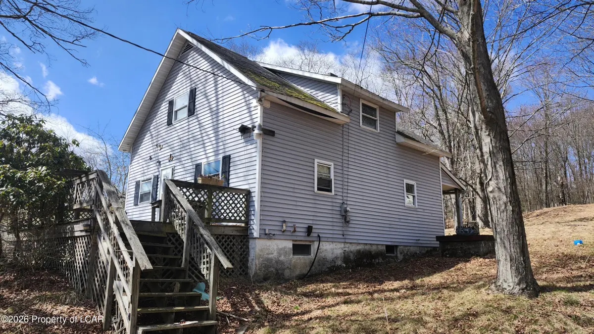 293 Mizdail Road, Hunlock Creek - 4 bed - 2 bath - 1,256 SF