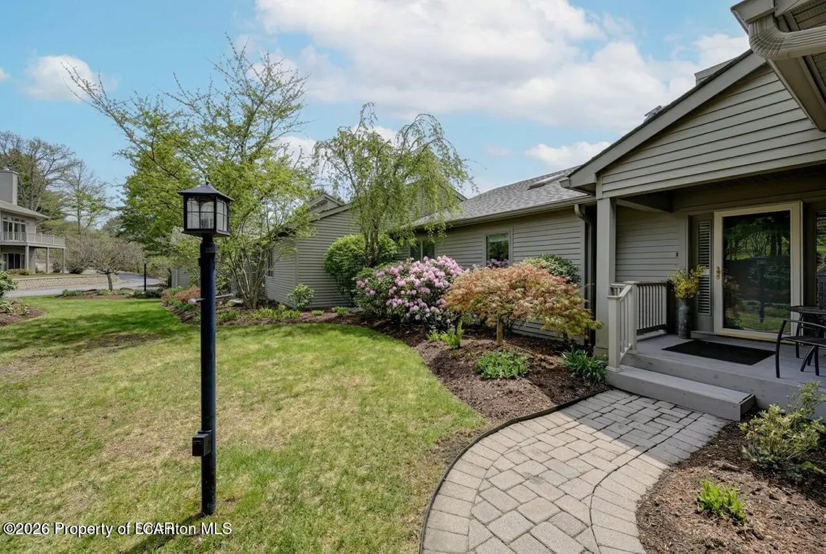 747 Greens, Dallas - 3 bed - 3 bath - 4,200 SF