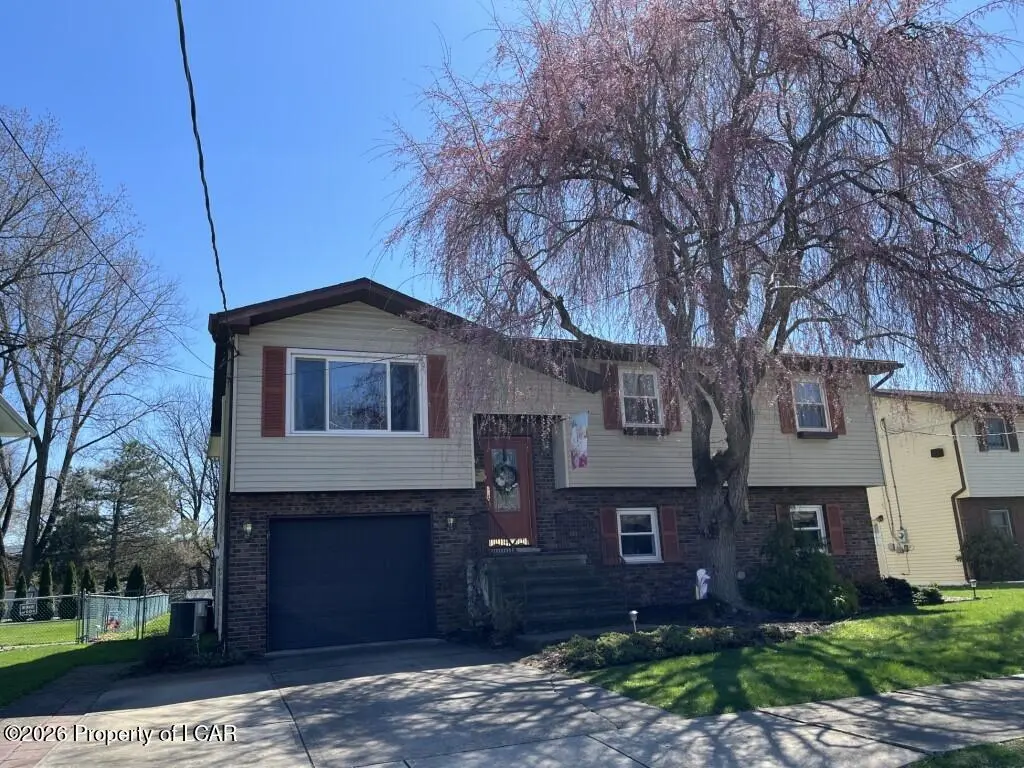 102 S Thomas Avenue, Edwardsville in Edwardsville