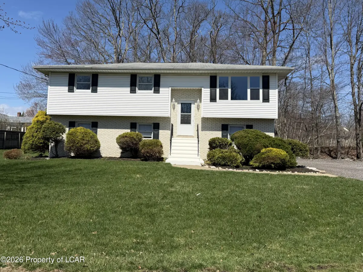 19 Park Lane East, Mountain Top in Mountain Top