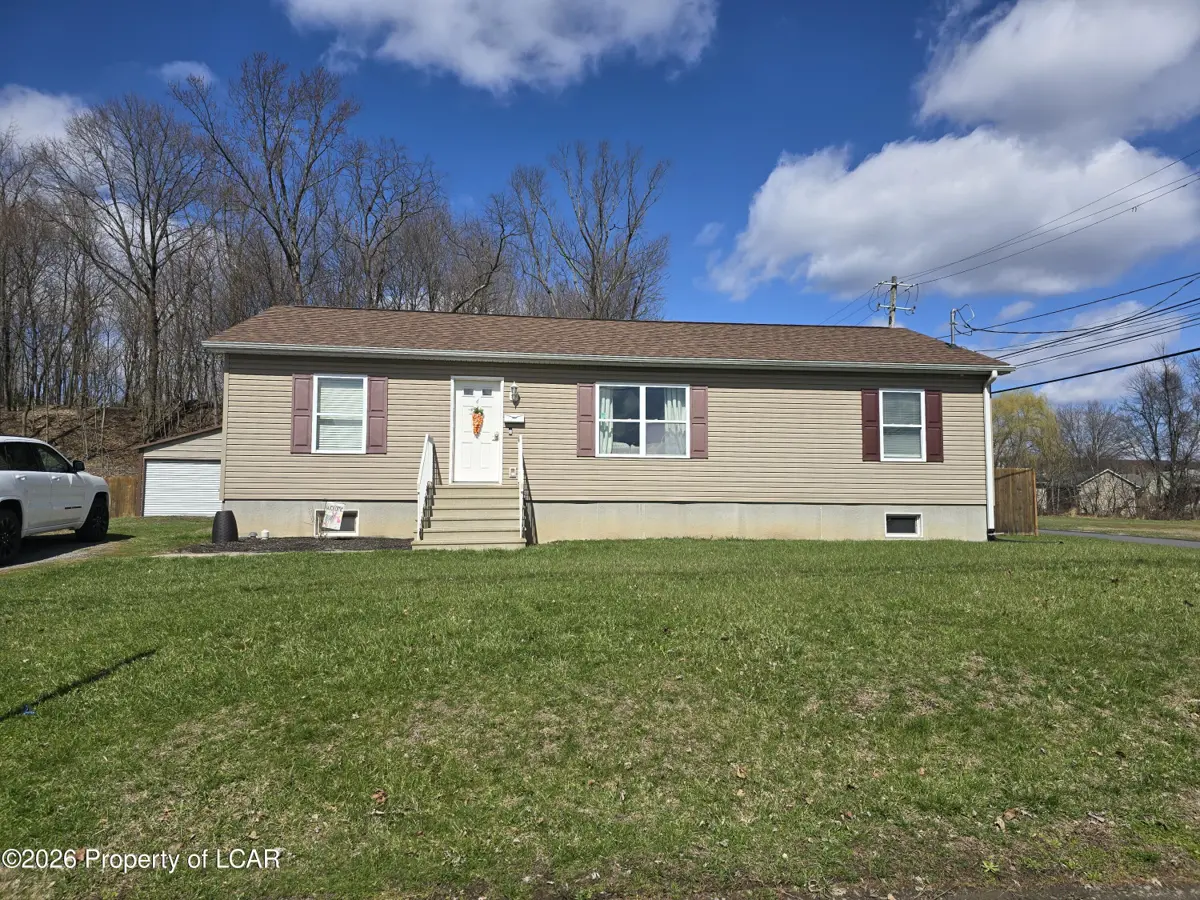 4 W Broadway Street, Larksville in Larksville