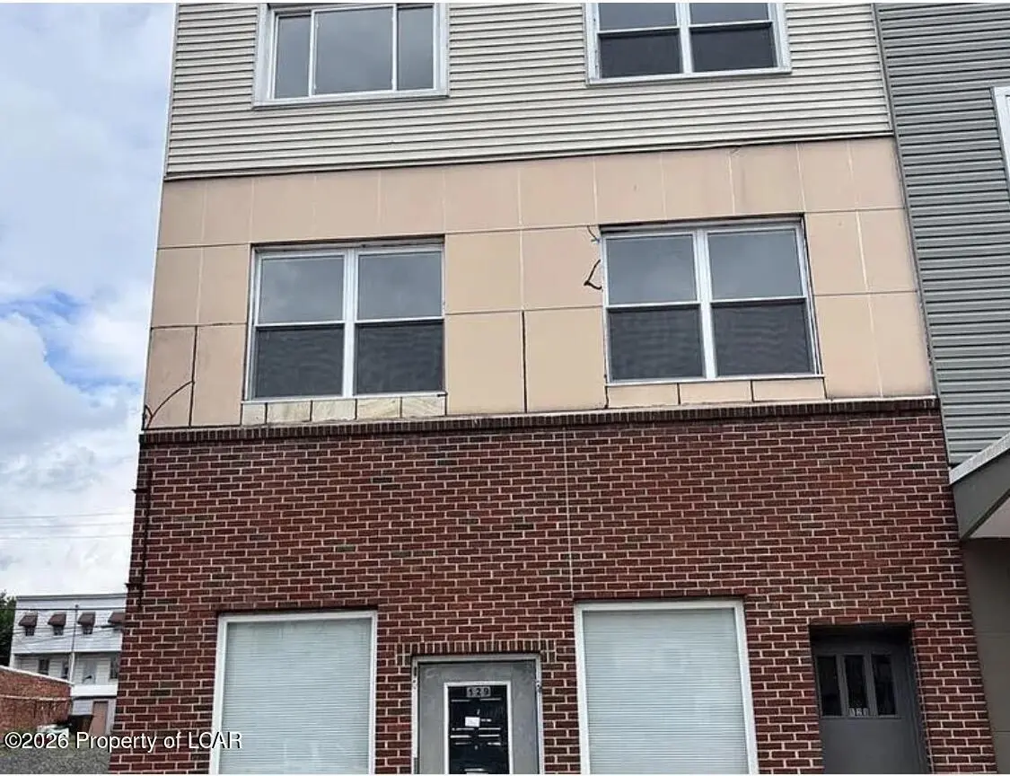 129 S Oak Street, Mount Carmel in Mount Carmel