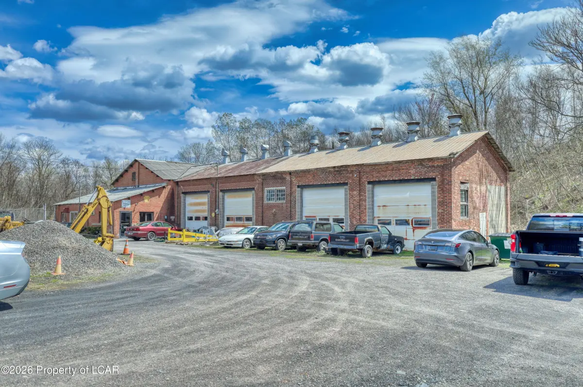 1 Confidential Street, Larksville - 4 bath - 5,119 SF