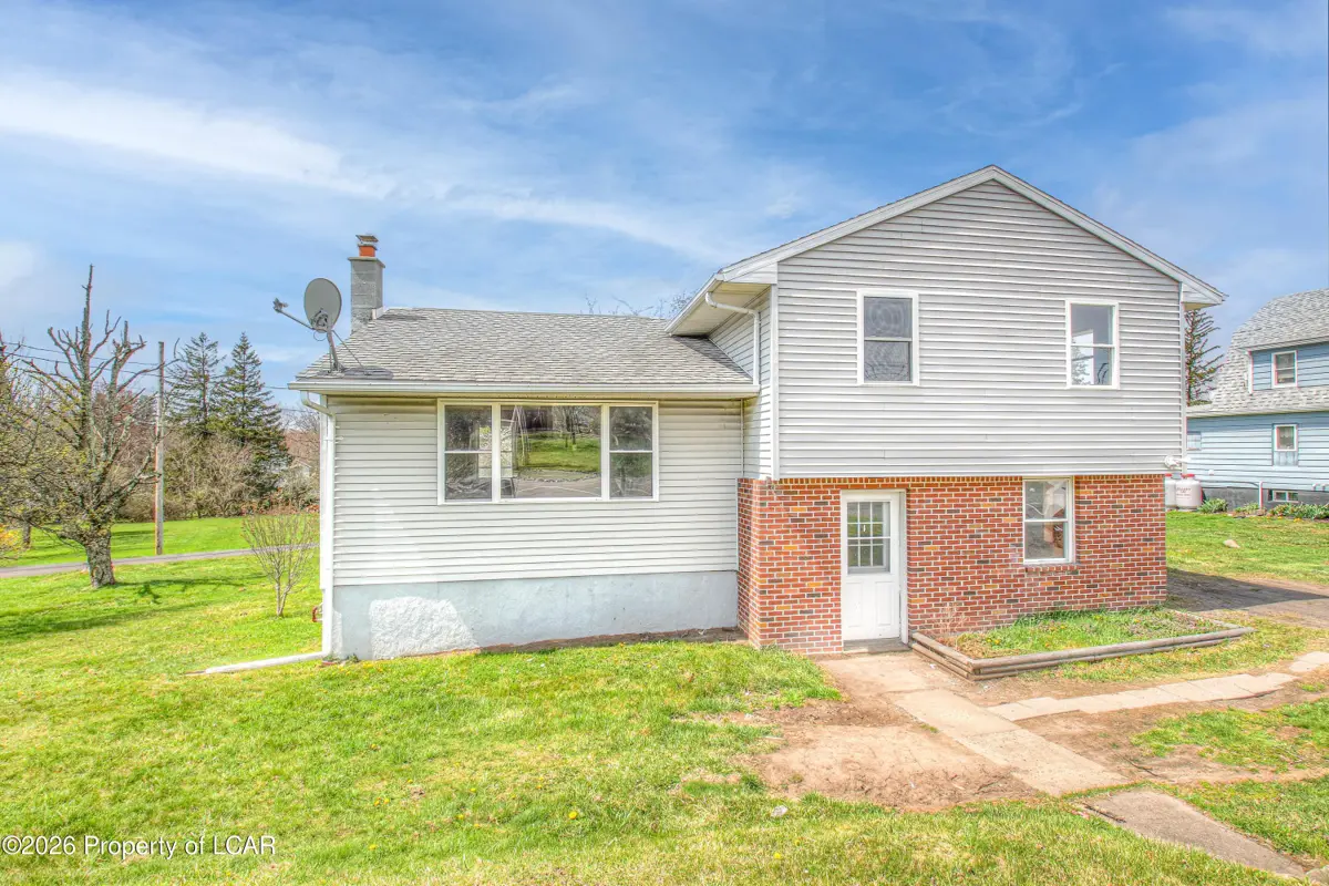 421 S Mountain Boulevard, Mountain Top in Mountain Top