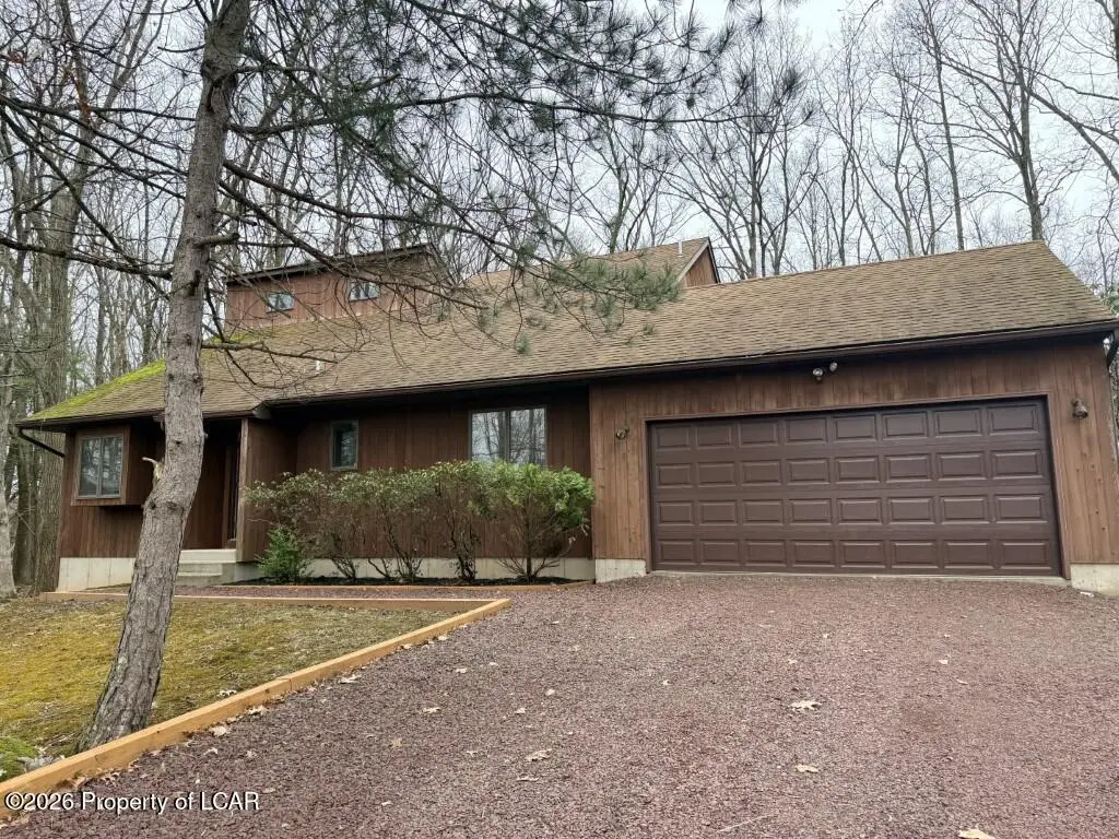 441 Laurel Lakes Drive, Mountain Top in Mountain Top
