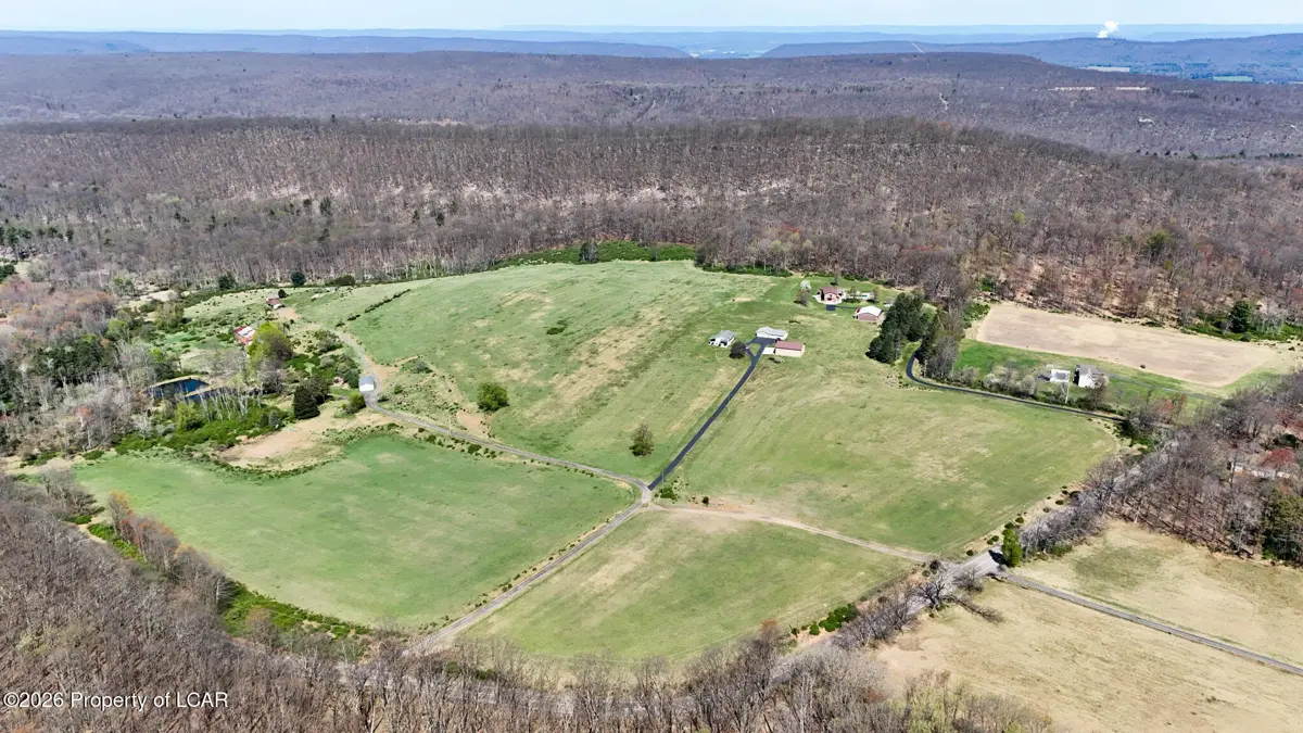 19 Reisenweaver Lane, Sugarloaf - 3 bed - 2 bath - 2,404 SF