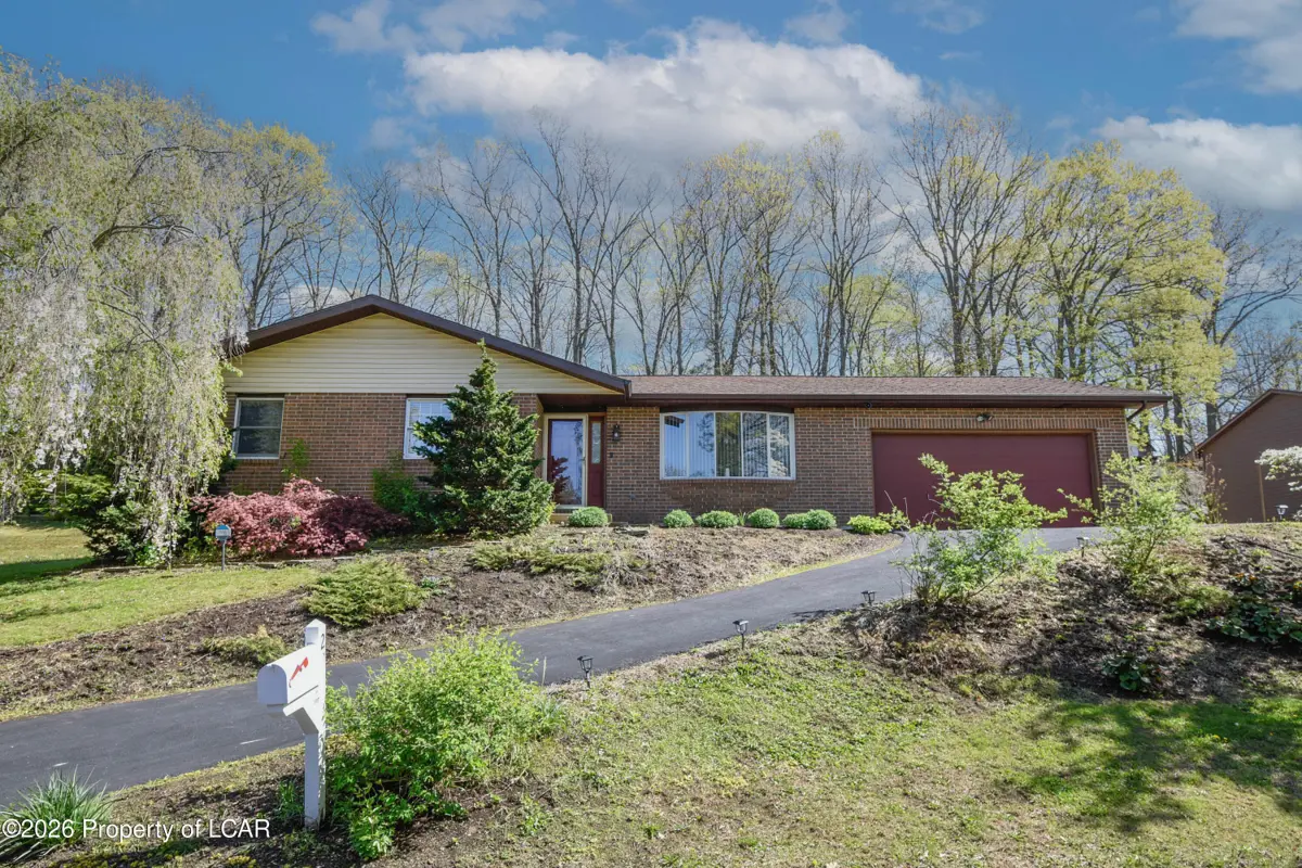 28 Tanya Drive, Hanover Township in Hanover Township