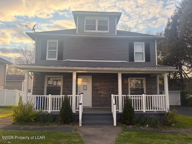 1225 Spring Street, Avoca - 3 bed - 3 bath - 1,568 SF