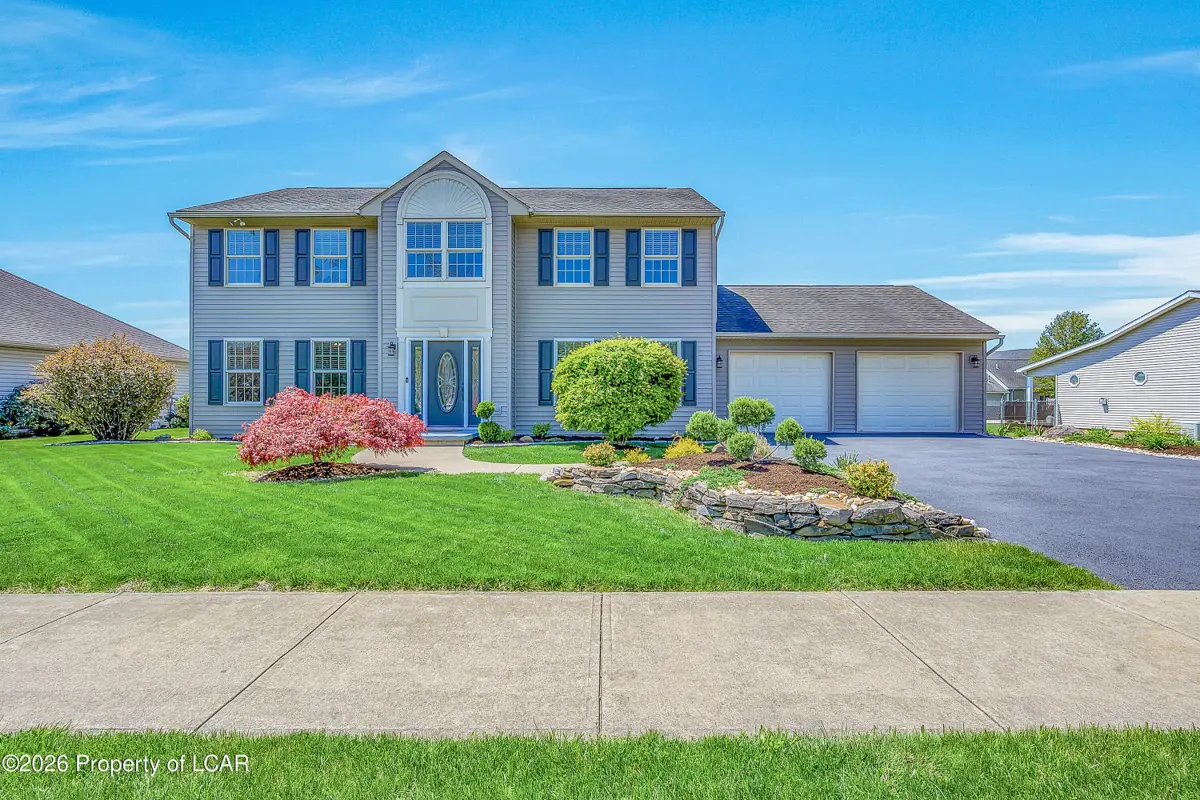 1009 Ledgeview Drive, West Pittston in West Pittston