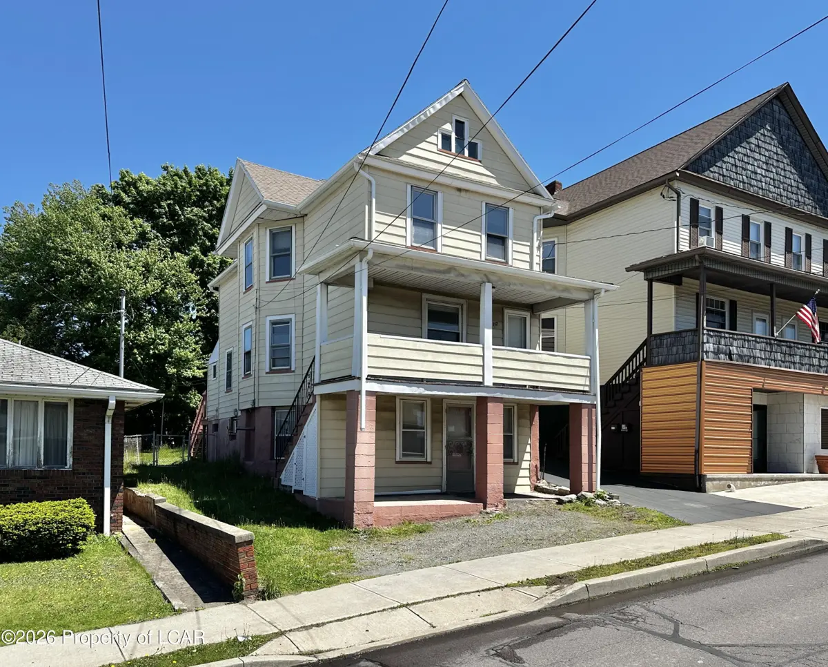 112 W Carey Street, Plains in Plains
