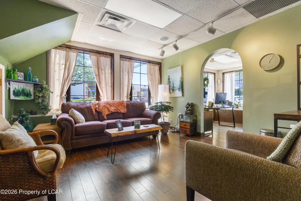 647 Wyoming Avenue, Kingston - 1,400 SF