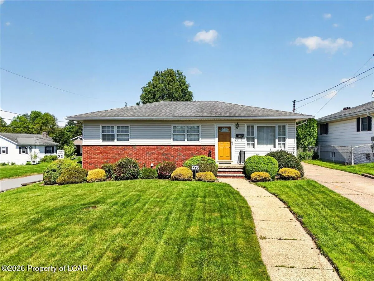 545 Main Road, Hanover Township in Hanover Township