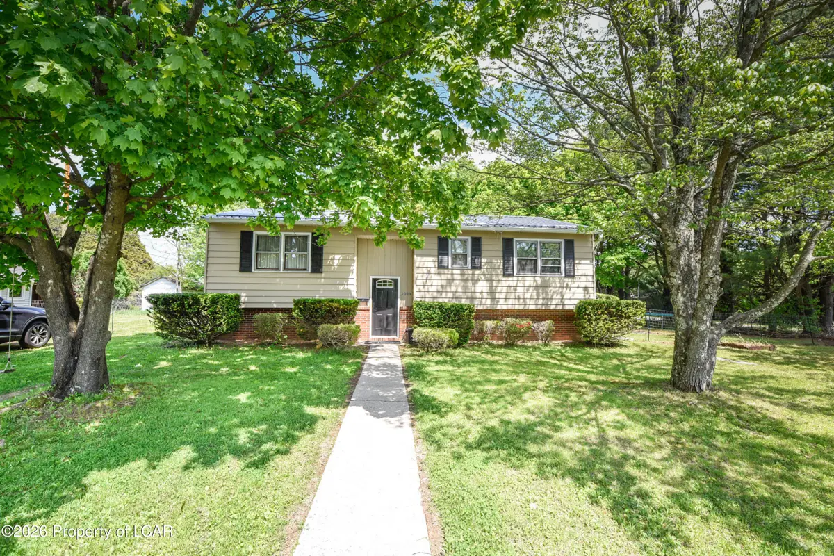 1000 Louise Street, Weatherly in Weatherly