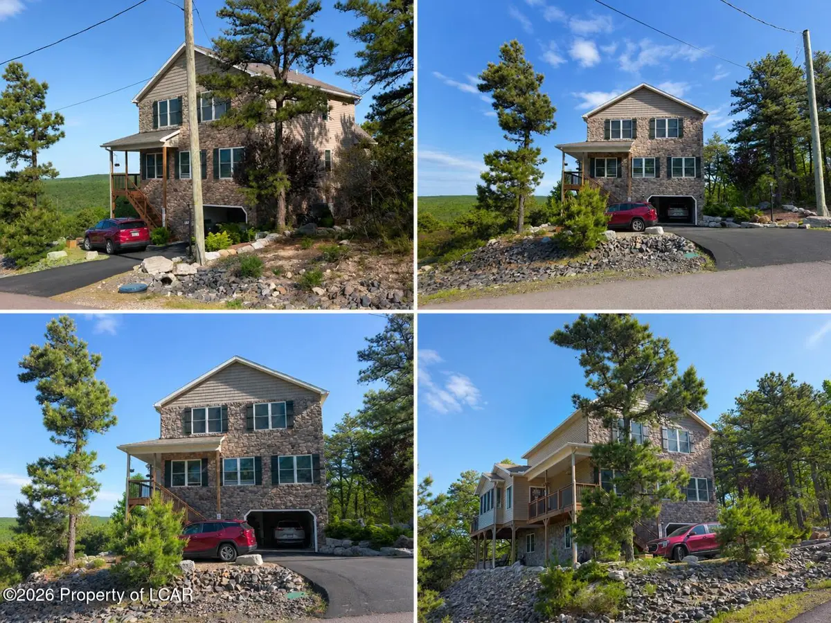 532 Buck Mountain Boulevard, Hazleton - 4 bed - 4 bath - 3,425 SF