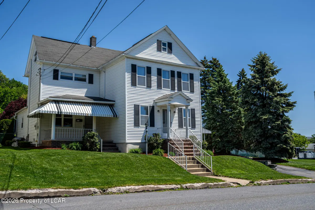 102 Henry Street, Plains - 4 bed - 2 bath - 2,500 SF