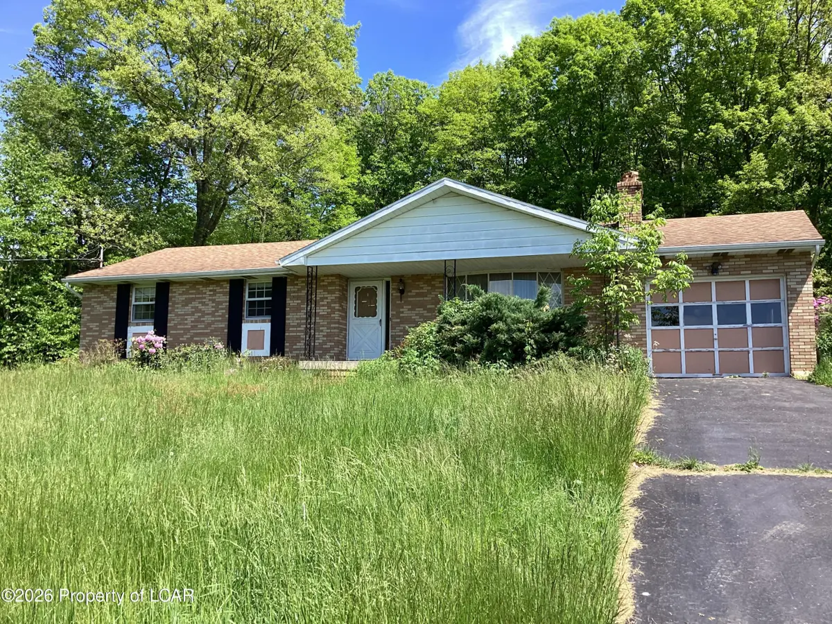 280 Apache Drive, Shickshinny in Shickshinny