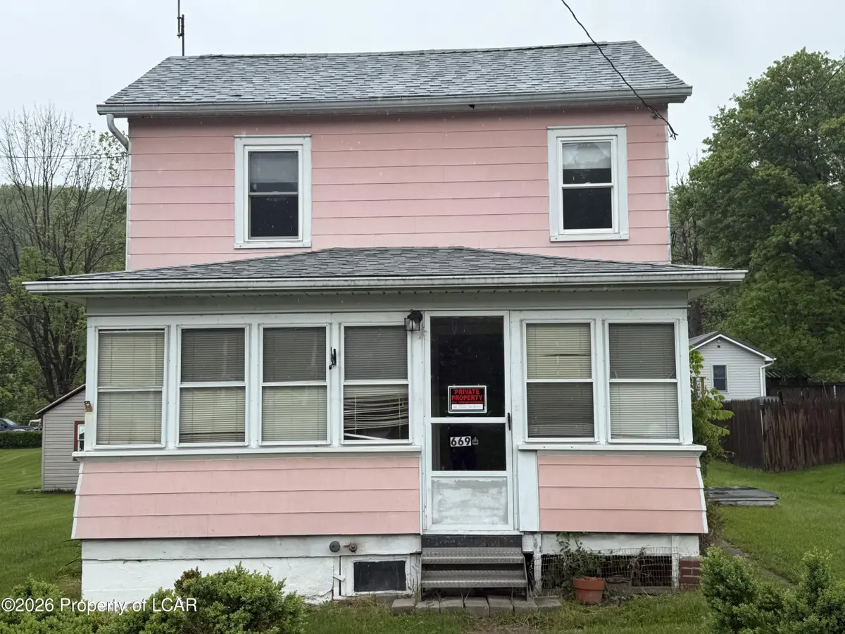 669 Market Street, Weston - 2 bed - 1 bath - 1,156 SF