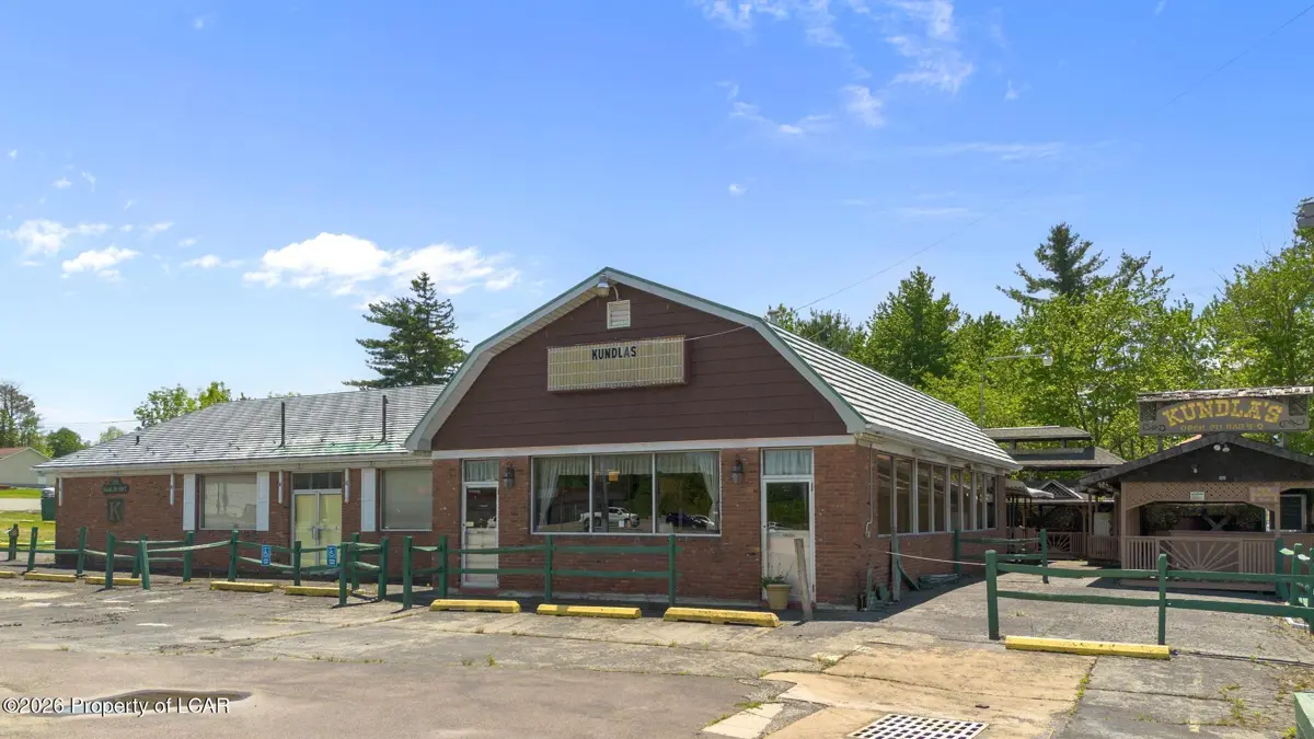 596 Hamlin Highway, Lake Ariel - 5 bath - 6,900 SF