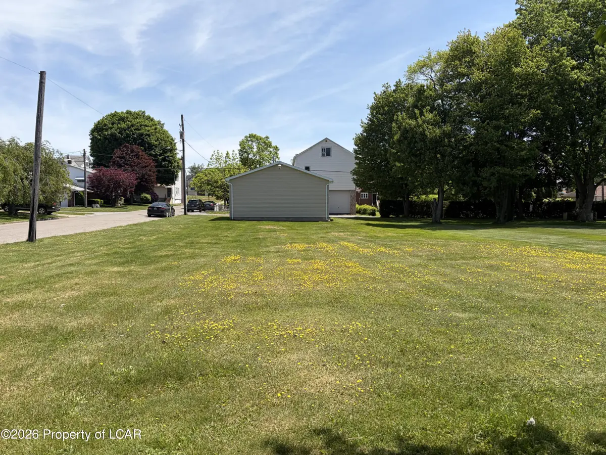 929 N Lincoln Street, Hazleton in Hazleton