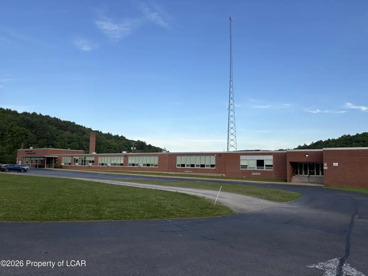 20 Sunset Lake Road, Shickshinny - 12 bath - 35,222 SF