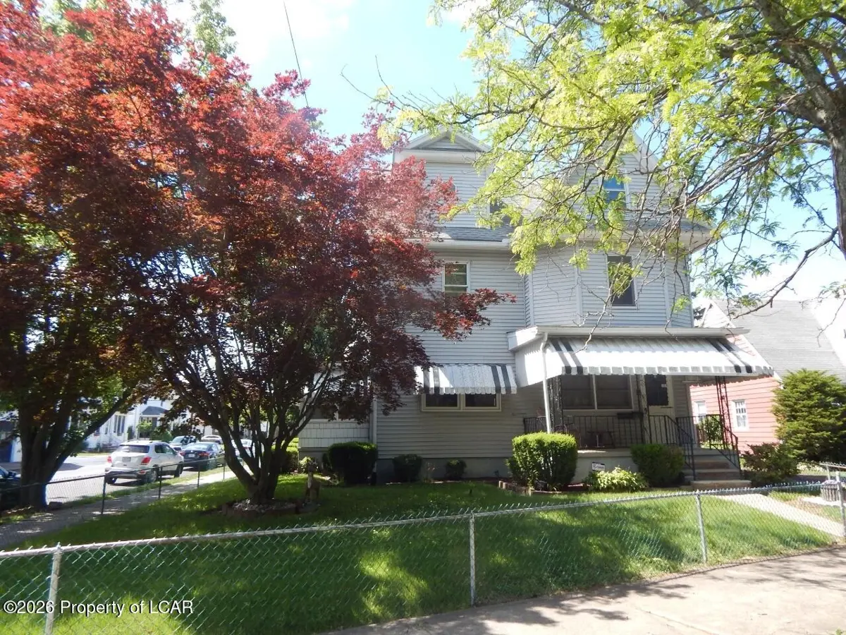 61 Susquehanna Avenue, Wyoming - 2,144 SF