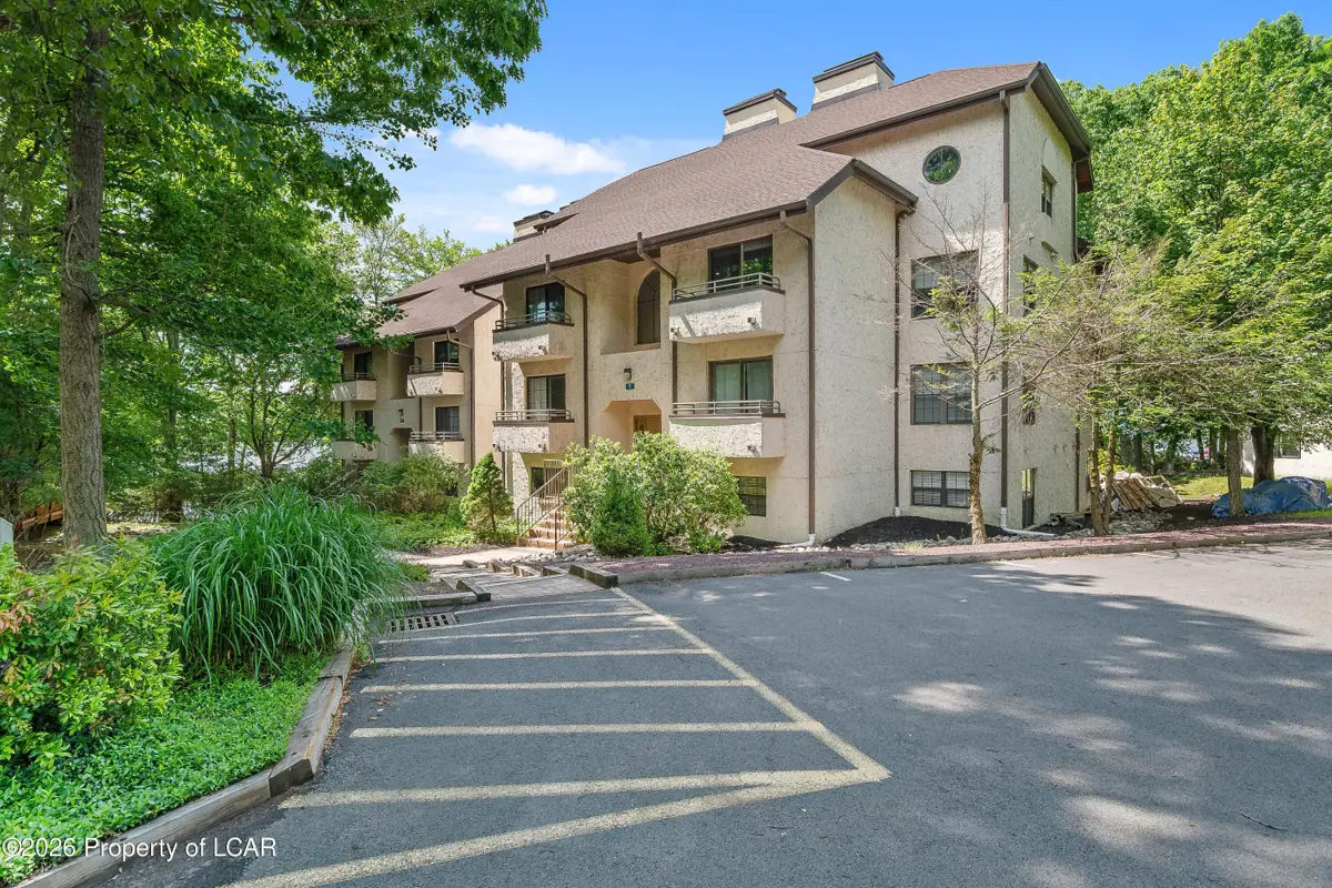 7 #202 Midlake Drive, Lake Harmony - 2 bed - 2 bath - 1,096 SF