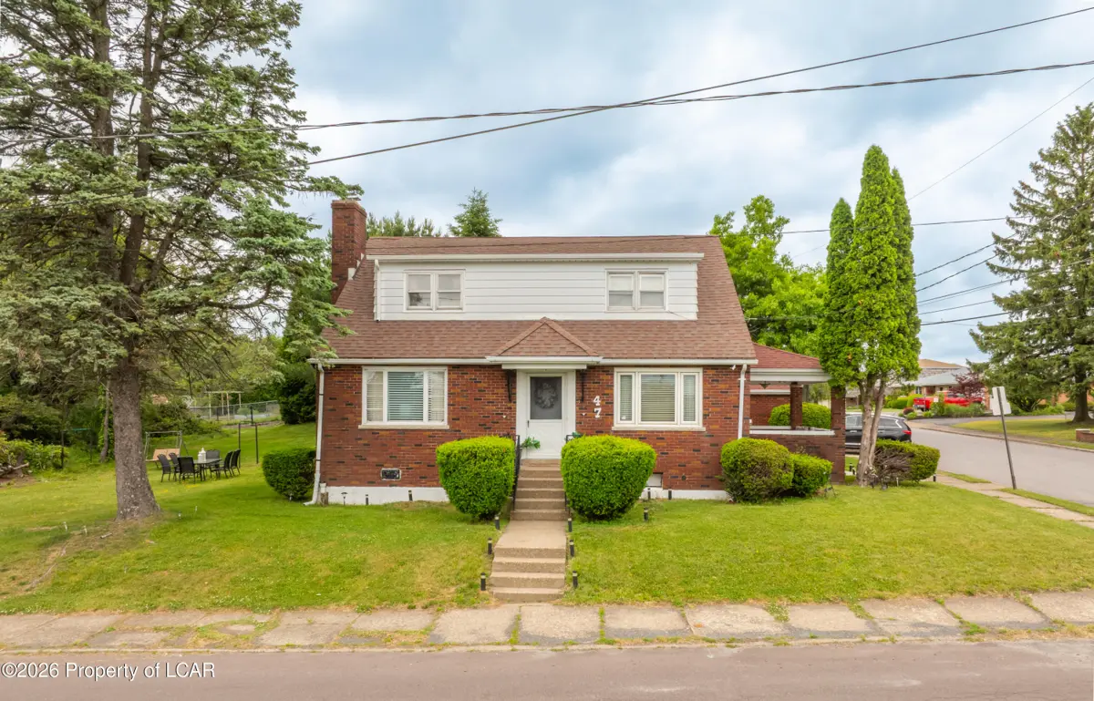 647 E 9th Street, Hazleton in Hazleton