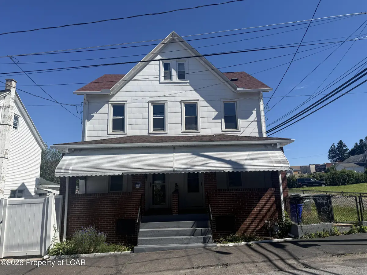 421 W 10th Street, Hazleton in Hazleton