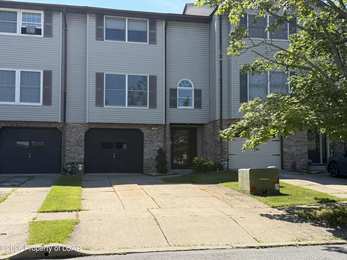37 Flood Drive, Wilkes-Barre in Wilkes-Barre