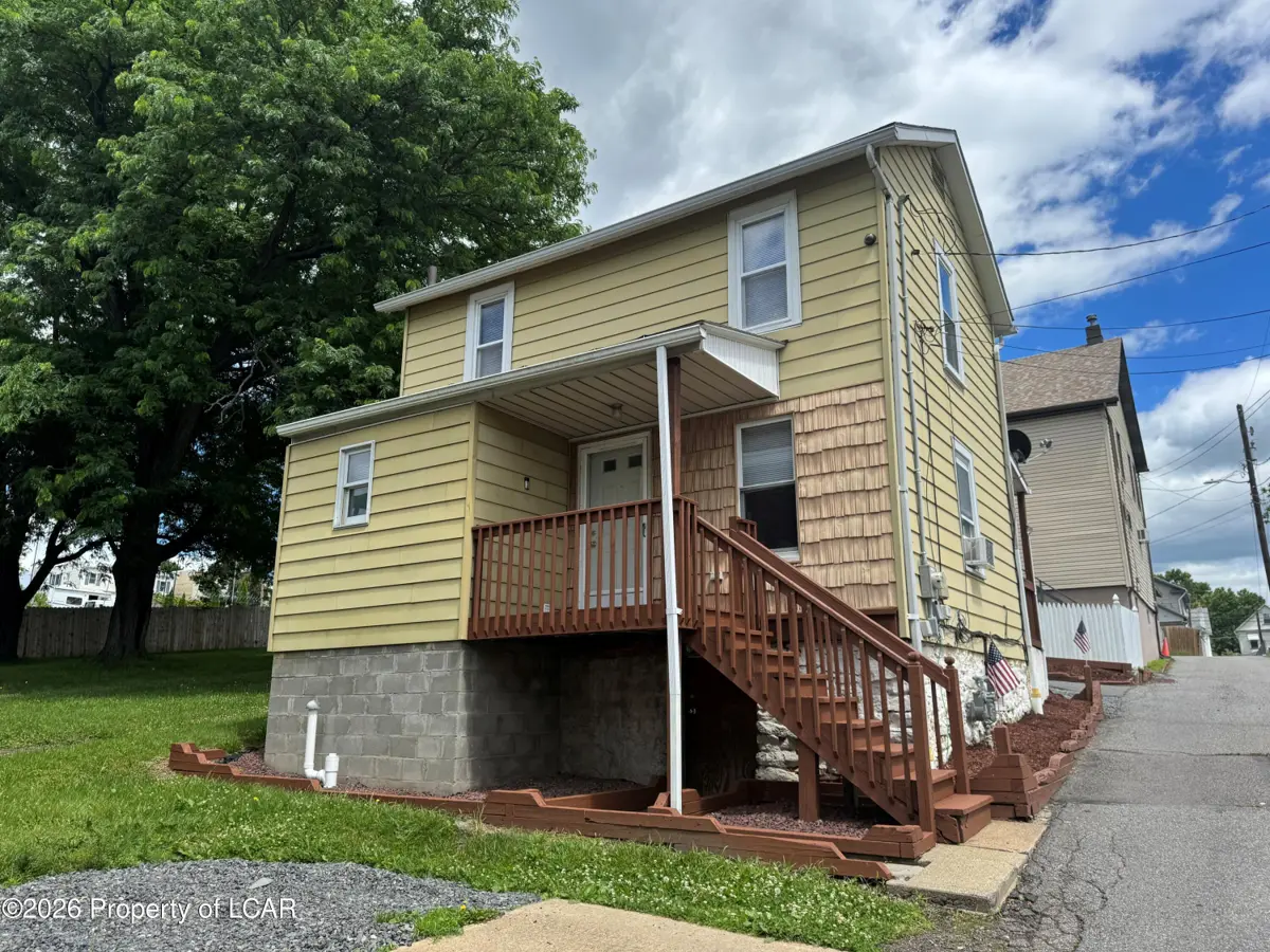 264 Rear High Street, Wilkes-Barre in Wilkes-Barre