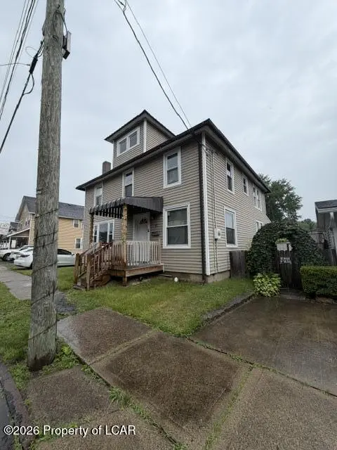 11 Franklin Street, Edwardsville - 4 bed - 2 bath - 1,700 SF