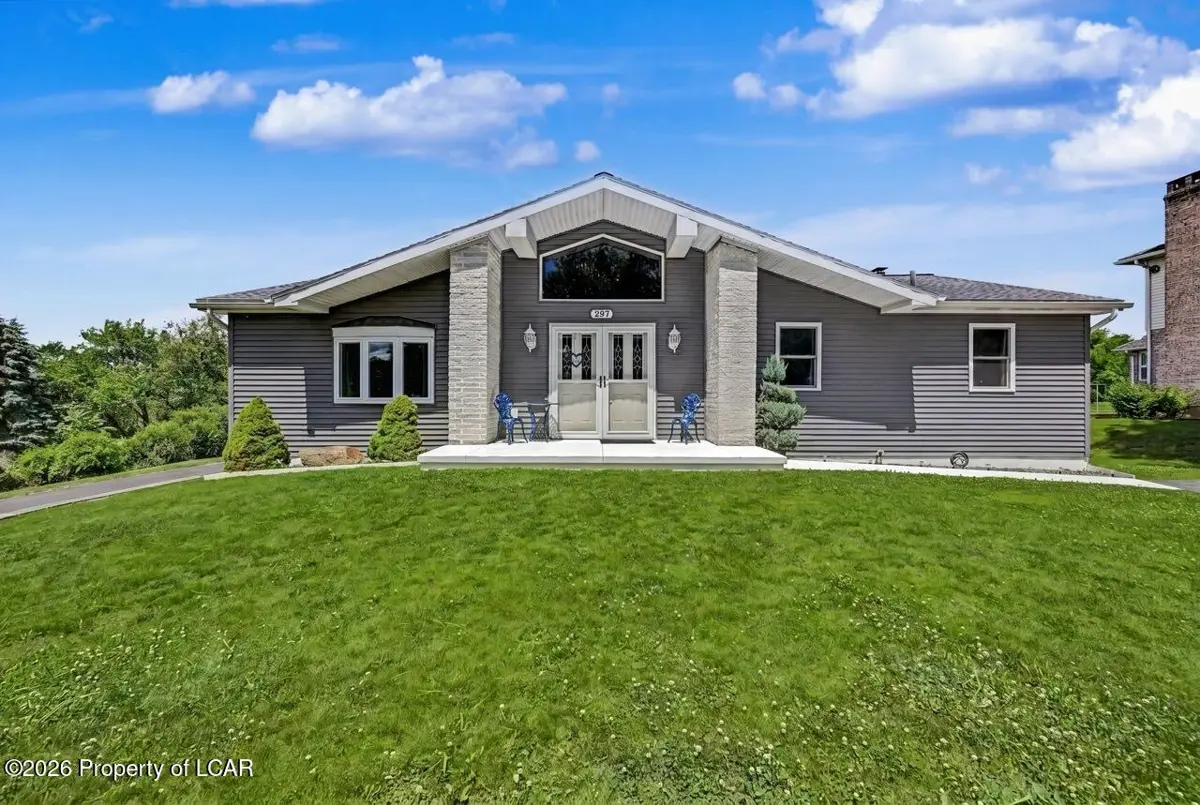 297 Vanessa Drive, Hanover Township in Hanover Township