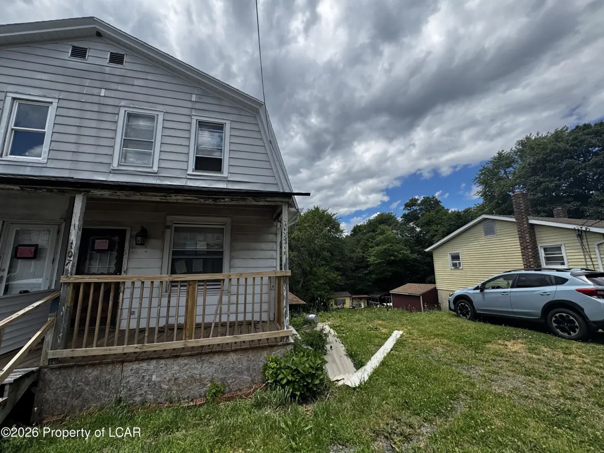 151 N Center Street, Mount Carmel in Mount Carmel