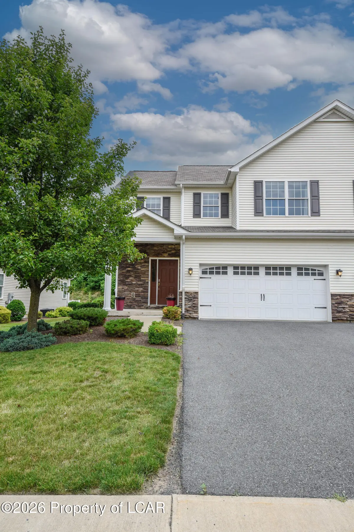 11 Somerset Drive, Hanover Township in Hanover Township