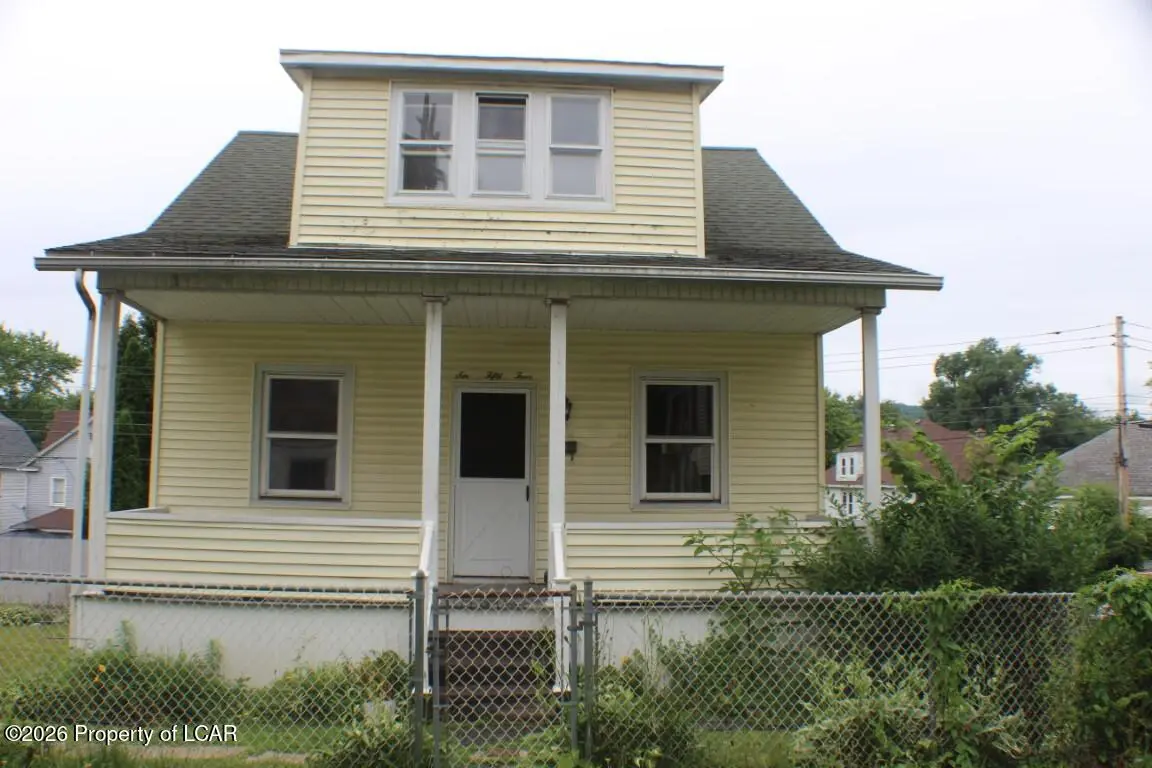 654 E Rear Main Street, Nanticoke - 3 bed - 1 bath - 864 SF